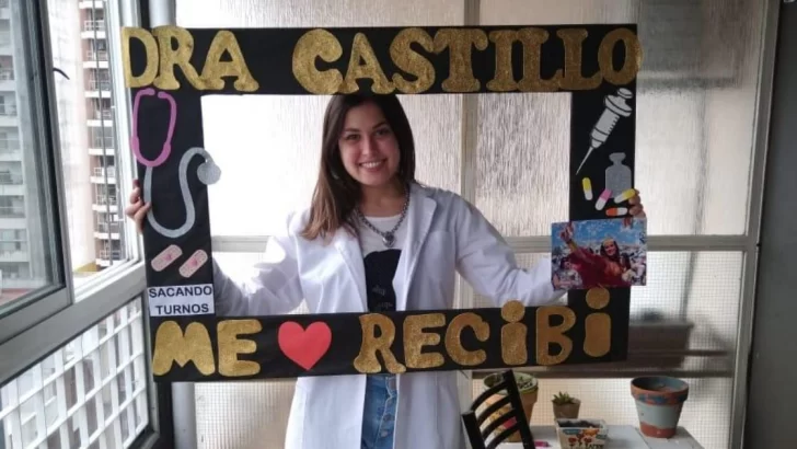 Felicidad compartida: Lis se recibió de médica en medio de la pandemia