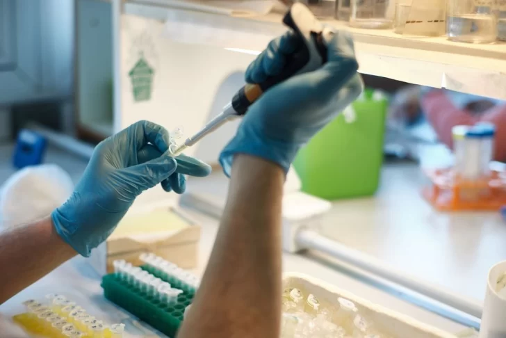 Piden a Provincia que haya más laboratorios que realicen hisopados