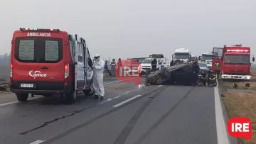 Impresionante choque en autopista contra una unidad policial: Acudió el helicóptero sanitario