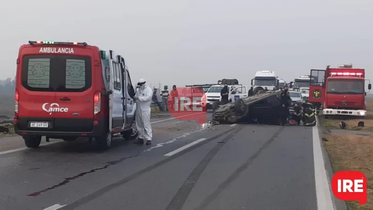 Impresionante choque en autopista contra una unidad policial: Acudió el helicóptero sanitario