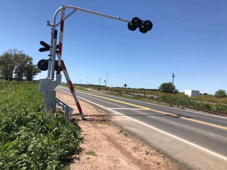 Oliveros exige un puente sobre las vías de la 11 y gestiona un acceso a autopista