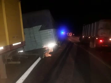 Se rompió un camión y quedó varado entre Serodino y Andino