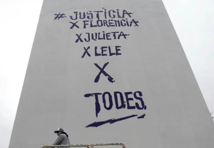 Un mural para Messi en su barrio se transformó en un pedido justicia por Lele