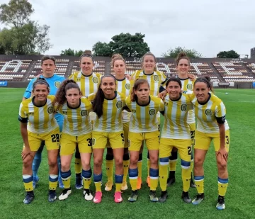 Lara López convirtió un doblete para el Canalla en el empate contra Platense