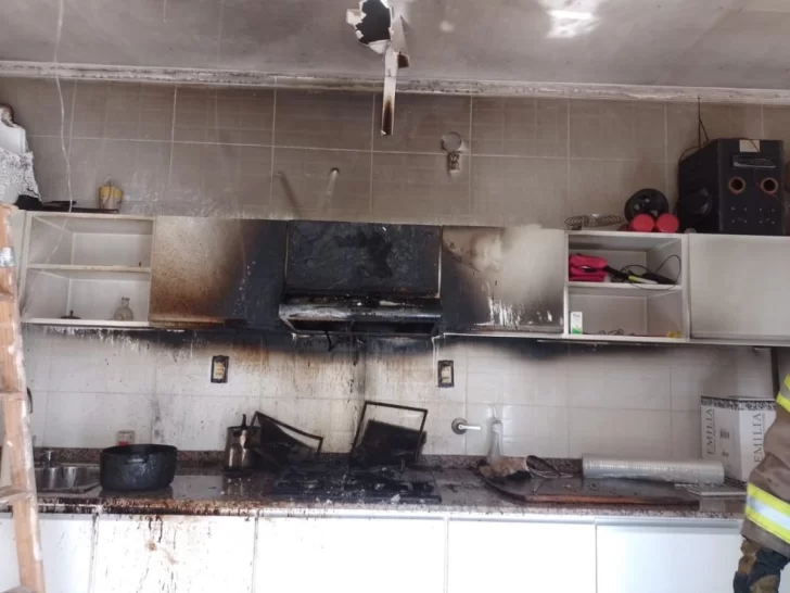 Un gran susto: Se incendió la cocina de una familia de Barrancas