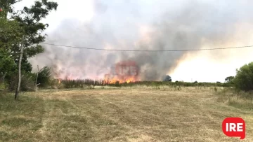 Oliveros: Terrible incendio en una cava con basura cerca de la Colonia