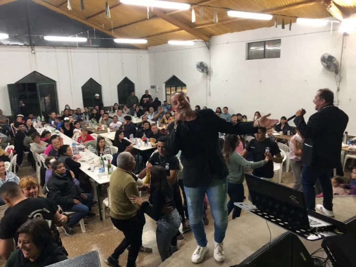 Maciel: La vecinal Barrio Frigorífico invita a una gran Cena Show