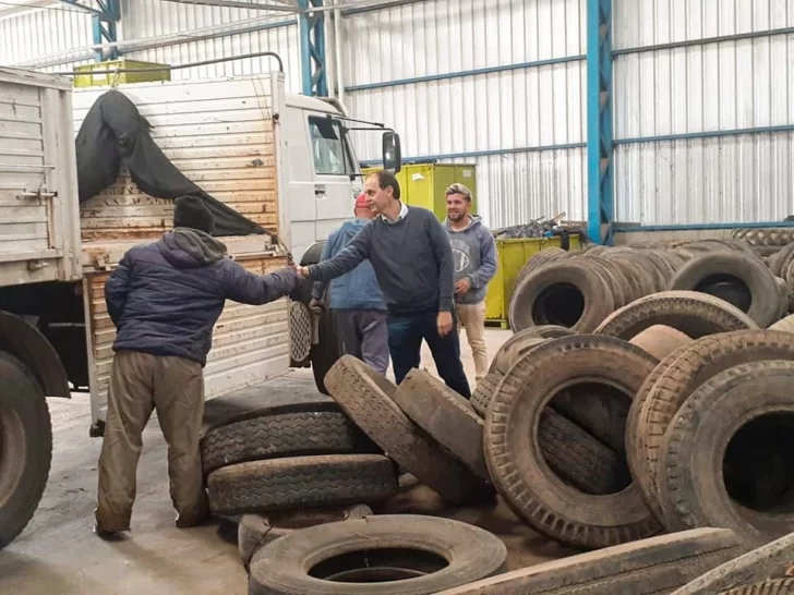 Rasetto entregó el tercer camión de neumáticos en el marco de Iriondo Recicla
