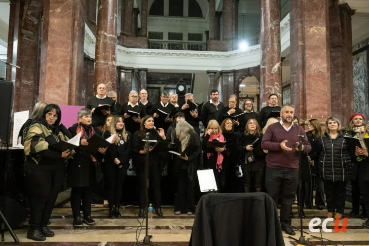 El club Sarmiento se viste de gala para celebrar el 25 aniversario del coro de Timbúes
