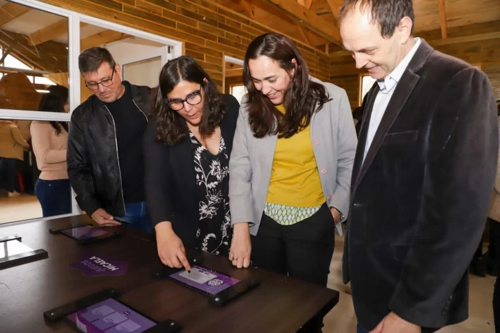 Andino inauguró su Punto Violeta que asistirá a ocho localidades de Iriondo