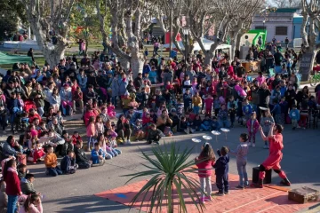 Color, juegos y entretenimiento: Más de 6 mil vecinos disfrutaron el “modo vacaciones” de Timbúes