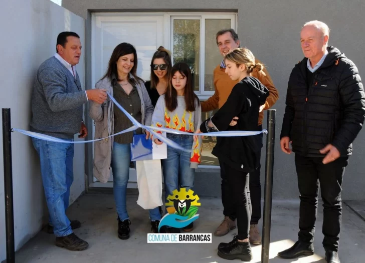 Entregaron una vivienda en Barrancas y proyectan construir más: “Es un objetivo principal”