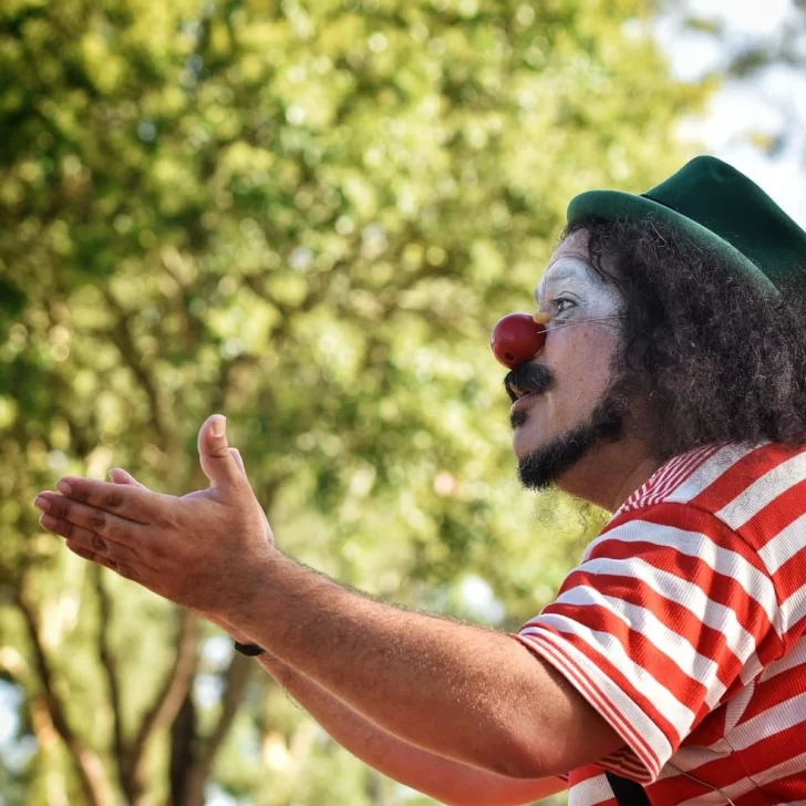 Gaboto celebra el Día del Niño a la vera del río y con el payaso Galupa