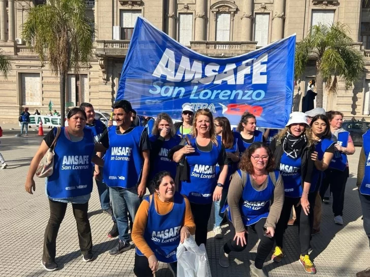 La lucha docente tuvo una multitudinaria manifestación frente a la Casa de Gobierno