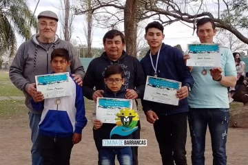 Tres jóvenes de Barrancas pasaron a la final del Torneo Provincial de Bolitas
