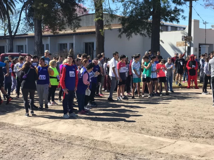 Un éxito: Más de 30 deportistas corrieron las barreras en la 7ma maratón de Diaz