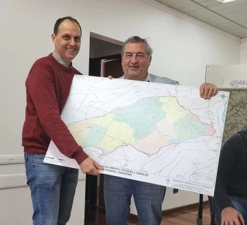 Organización territorial: Avanzan las obras de limpieza del canal Serodino