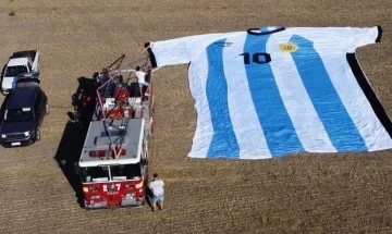 Locura mundialista: La camiseta mas grande del mundo es Argentina y se creó en Serodino