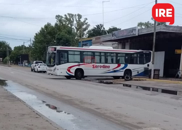 Horas decisivas en Serodino SRL: Salió un colectivo pero el conflicto sigue