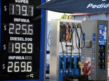 Comenzó a regir este lunes un aumento del 4% en el precio de combustibles