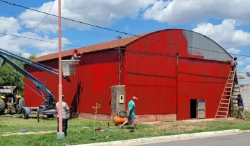 Con limpieza y pintura avanza la puesta a punto del cuartel de Bomberos de Timbúes