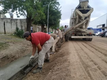 Provincia le otorgó a Maciel la segunda etapa de 1900 metros de cordón cuneta