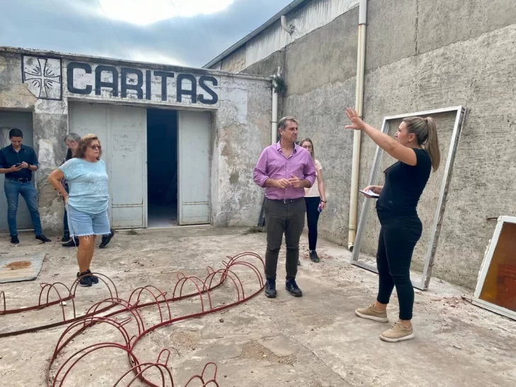 Capitani recorrió obras en Caritas y se llevó pedidos de la escuela San Martin en Barrancas