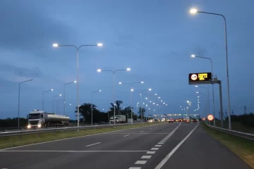 Entre Rosario y Timbúes: Vialidad destacó que las nuevas luminarias y barandas de autopista están casi listas