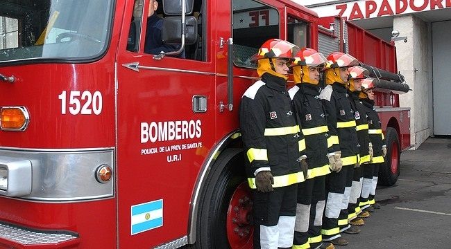 Pullaro prometió inversión para los Bomberos Zapadores